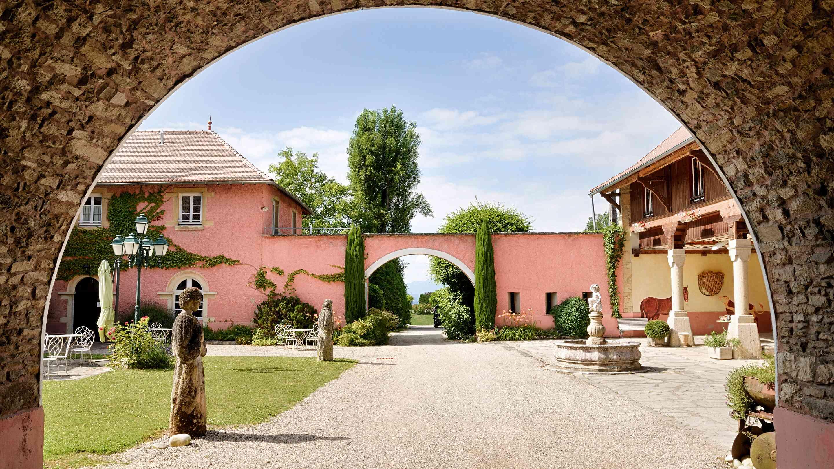 https://assets.chateauform.com/pm_8909_15_15079-t6n64irhgu-16_9_xlarge.jpg