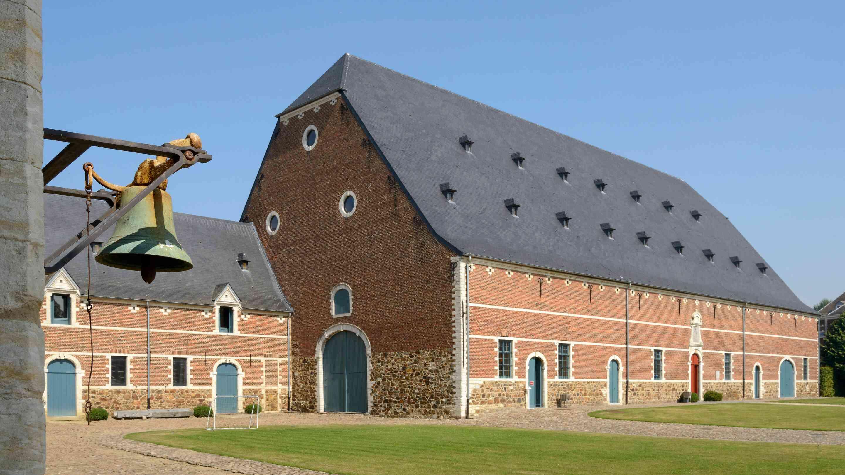 https://assets.chateauform.com/pm_8909_24_24916-60ljb5gqj8-16_9_xlarge.jpg