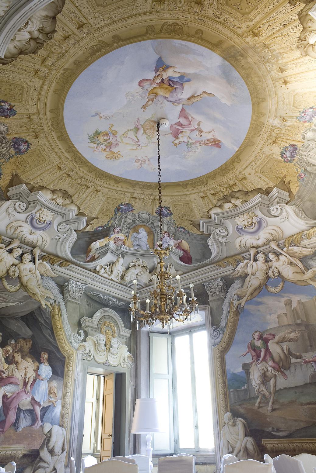 https://assets.chateauform.com/pm_8909_25_25012-ittk16t553-2_3_large.jpg
