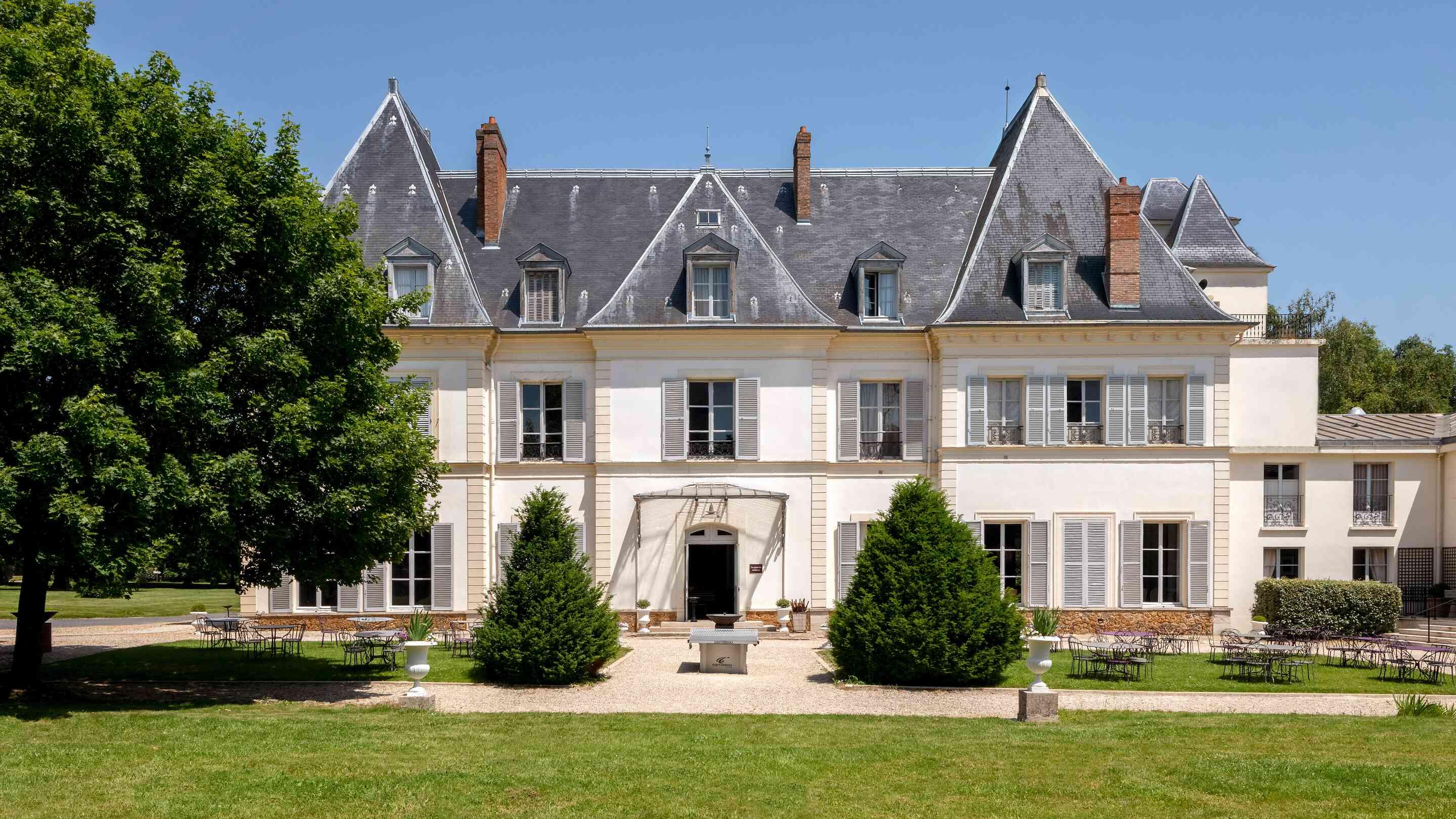 https://assets.chateauform.com/pm_8909_39_39112-7fx57ojsd3-16_9_xlarge.jpg
