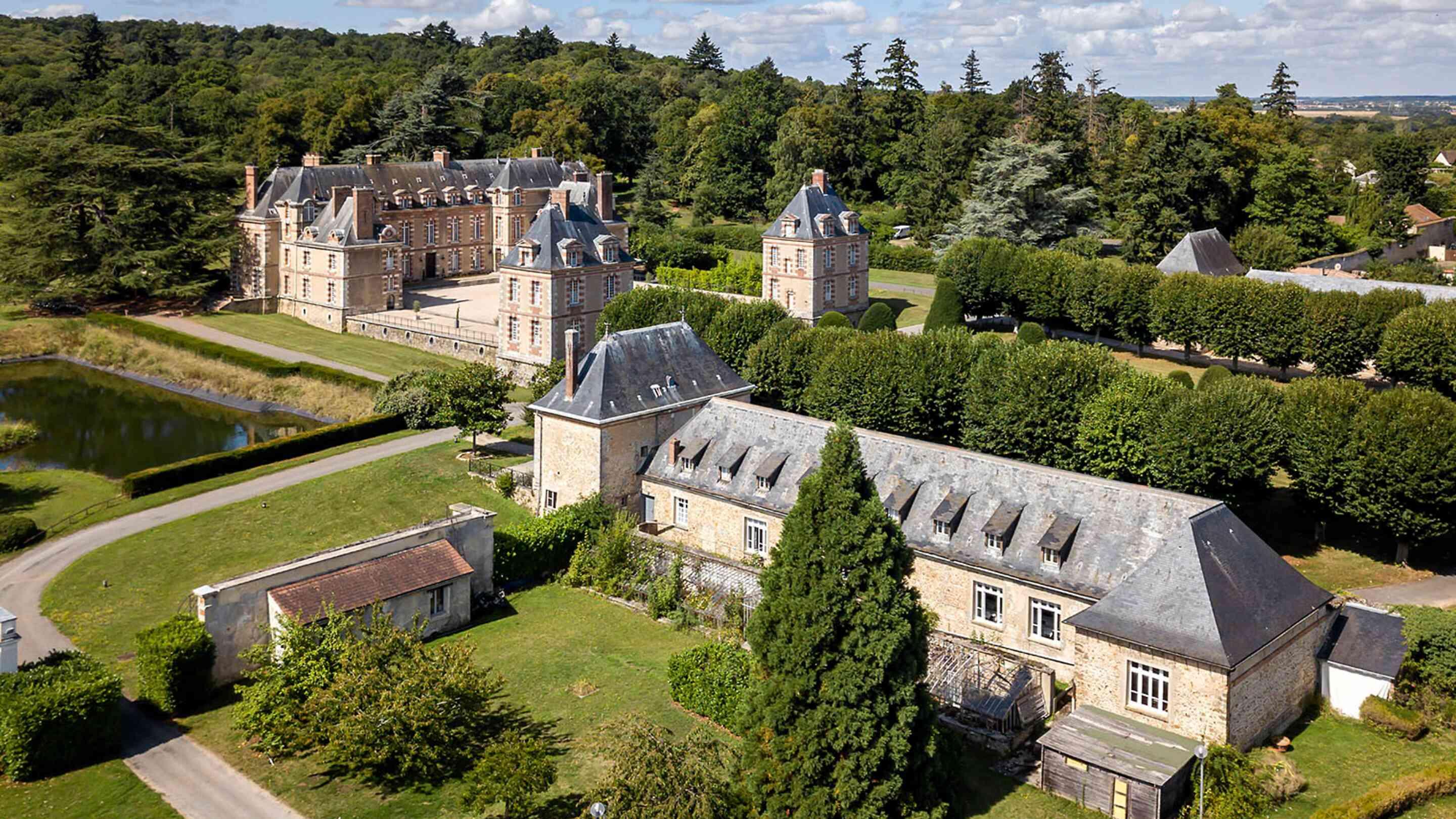 https://assets.chateauform.com/pm_8909_42_42583-3e1e6gh9hd-16_9_xlarge.jpg