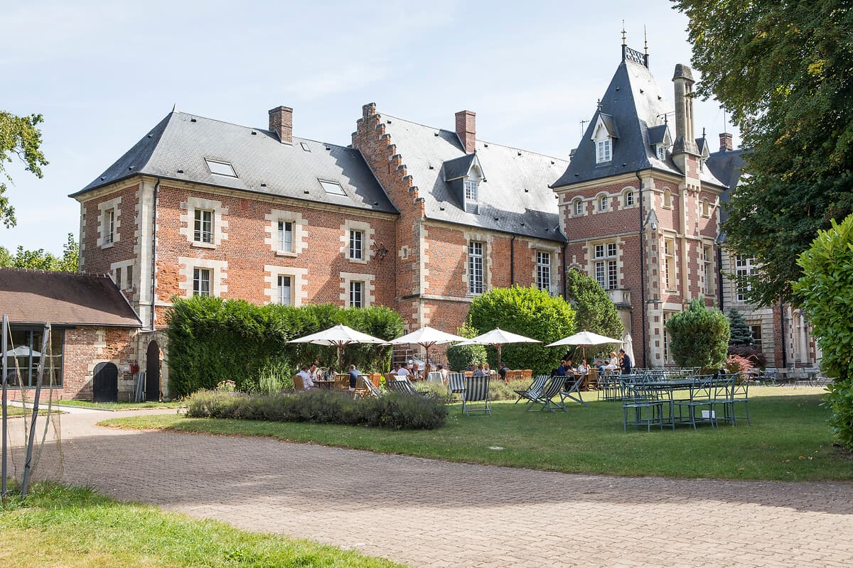 https://assets.chateauform.com/pm_8909_44_44174-yuuxb6lab7-whr.jpg