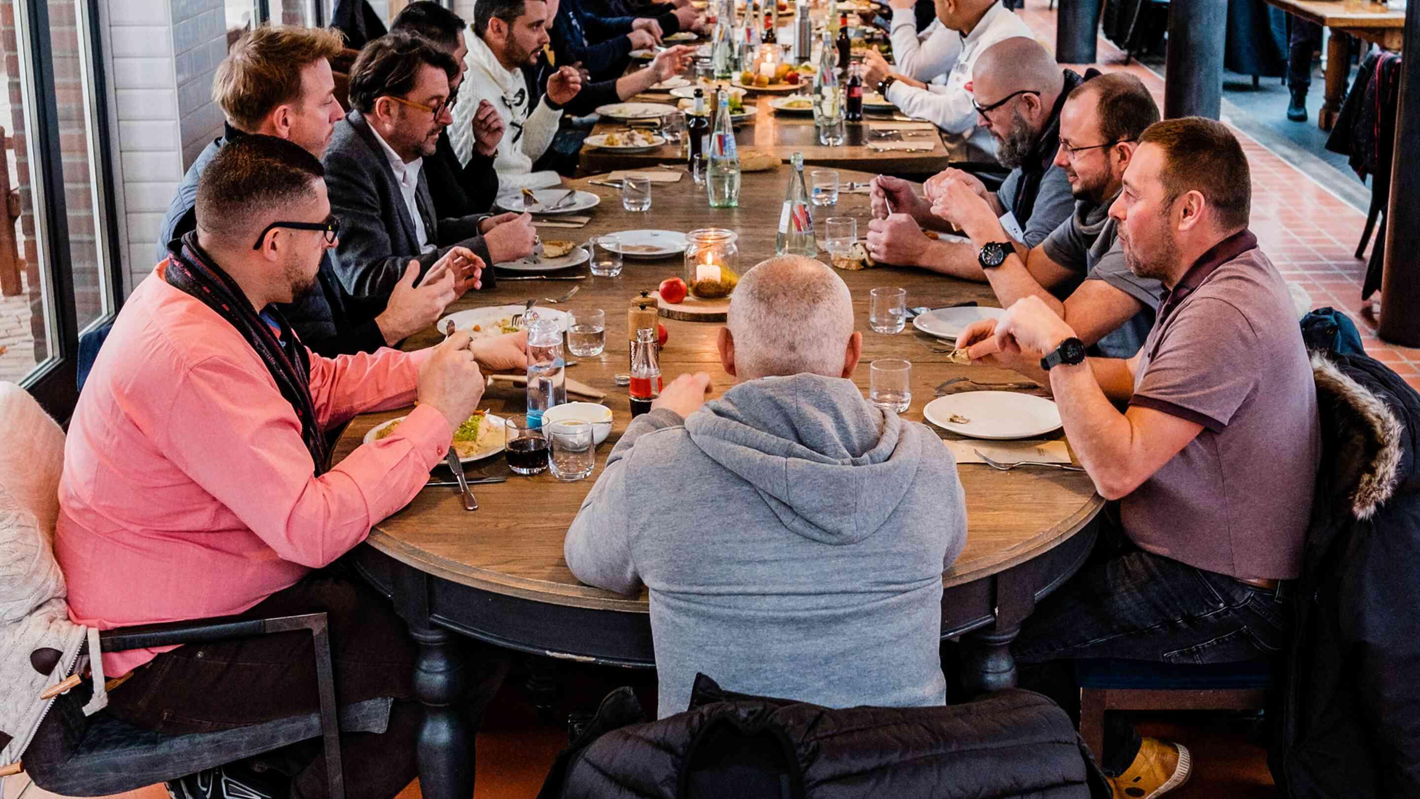 Organiser un déjeuner de travail - repas d'équipe convivial | Châteauform'