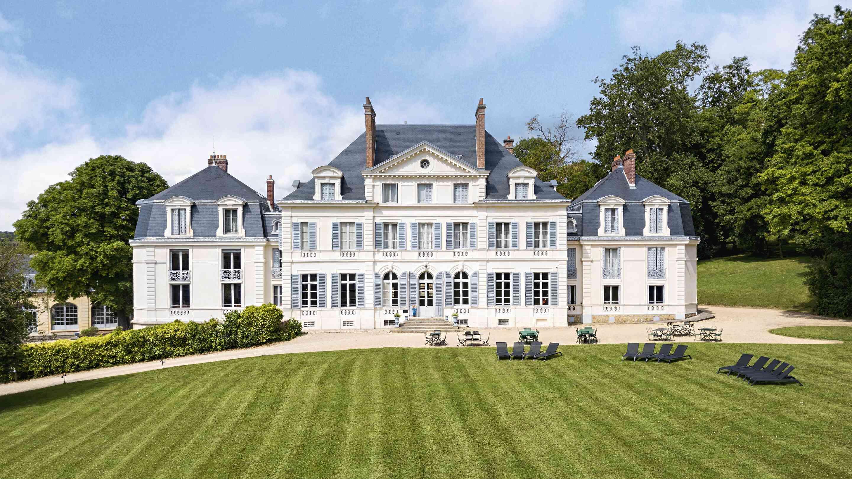 https://assets.chateauform.com/pm_8909_69_69429-nryqpw59uf-16_9_xlarge.jpg