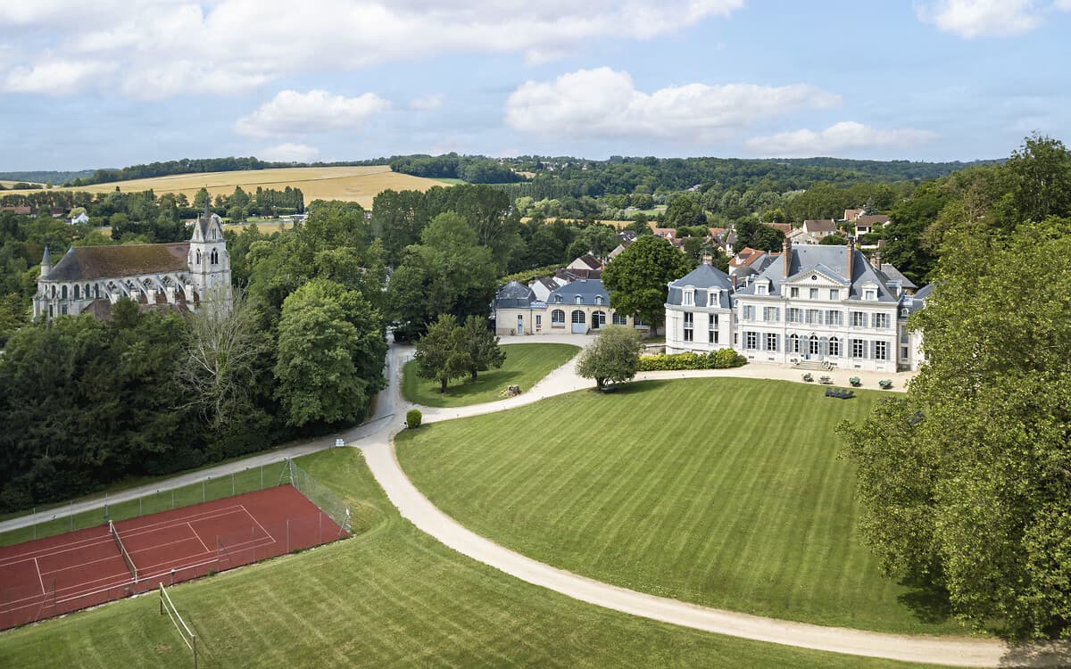 https://assets.chateauform.com/pm_8909_69_69438-w06frfdtas-whr.jpg