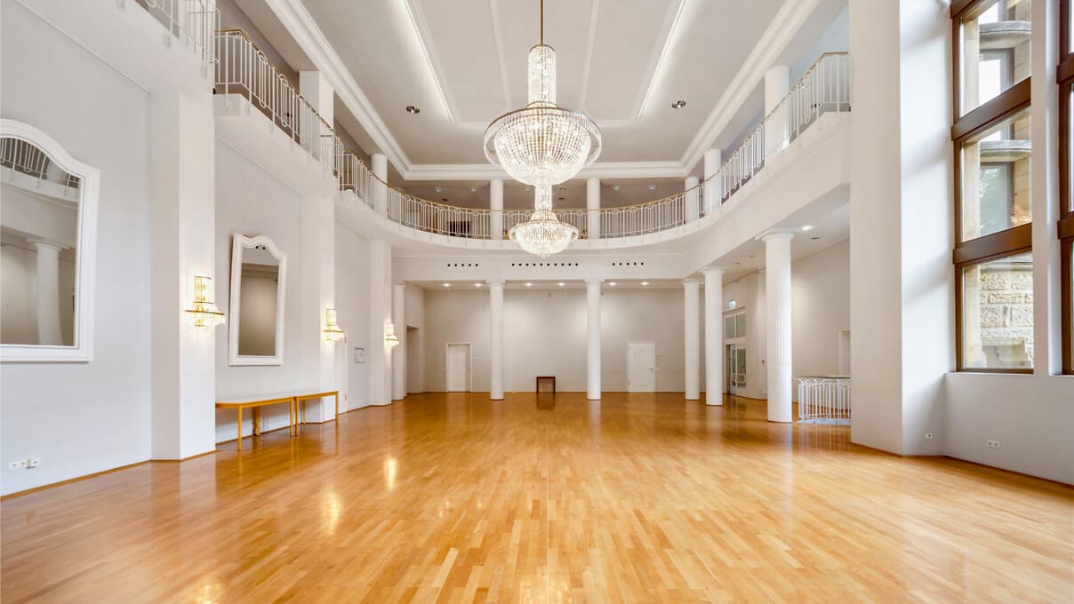 https://assets.chateauform.com/pm_8909_83_83061-rgh1yx88vq-16_9_large.jpg