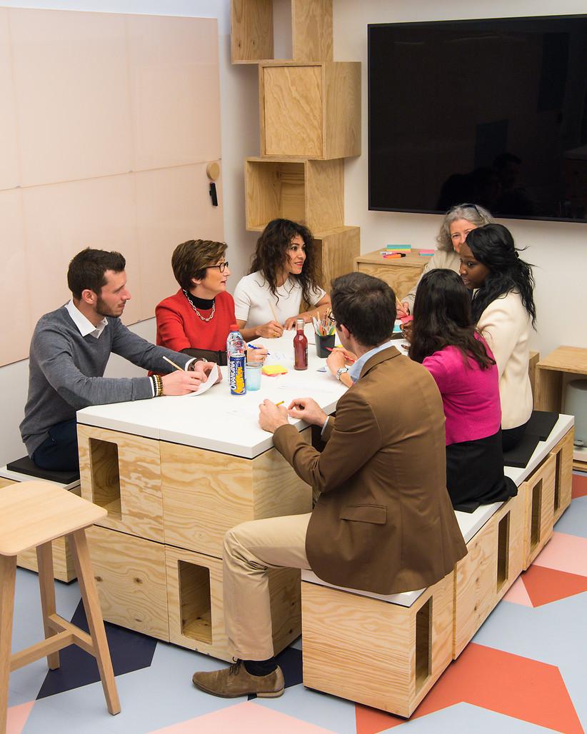 salle de réunion informelle équipée | Châteauform' 