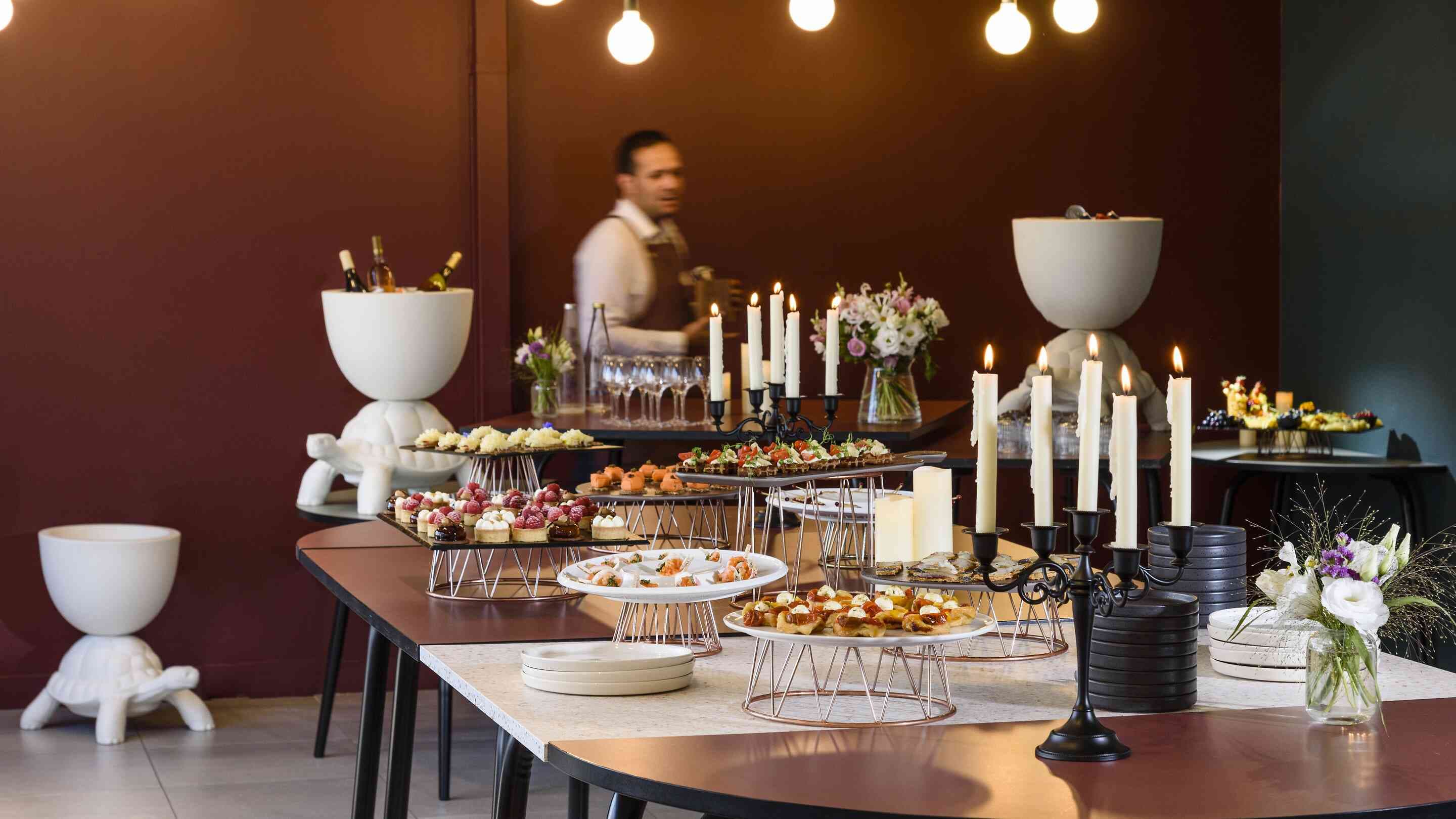 <p>Vos cocktails, dîners et soirées d'équipes <i>à Paris</i></p>