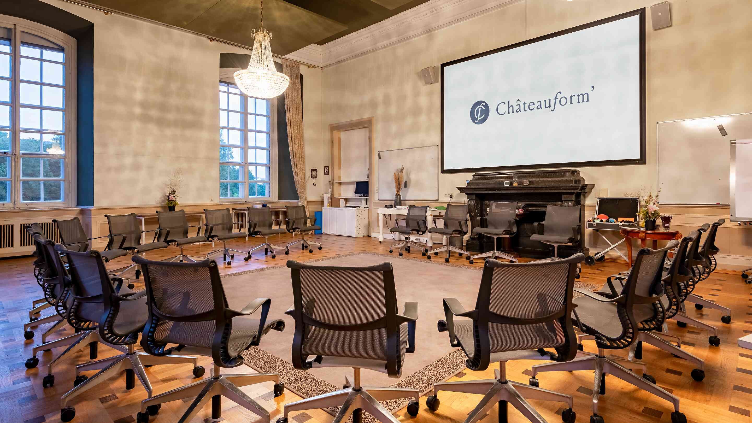 https://assets.chateauform.com/pm_8909_71_71529-txge65t1ve-16_9_xlarge.jpg_1