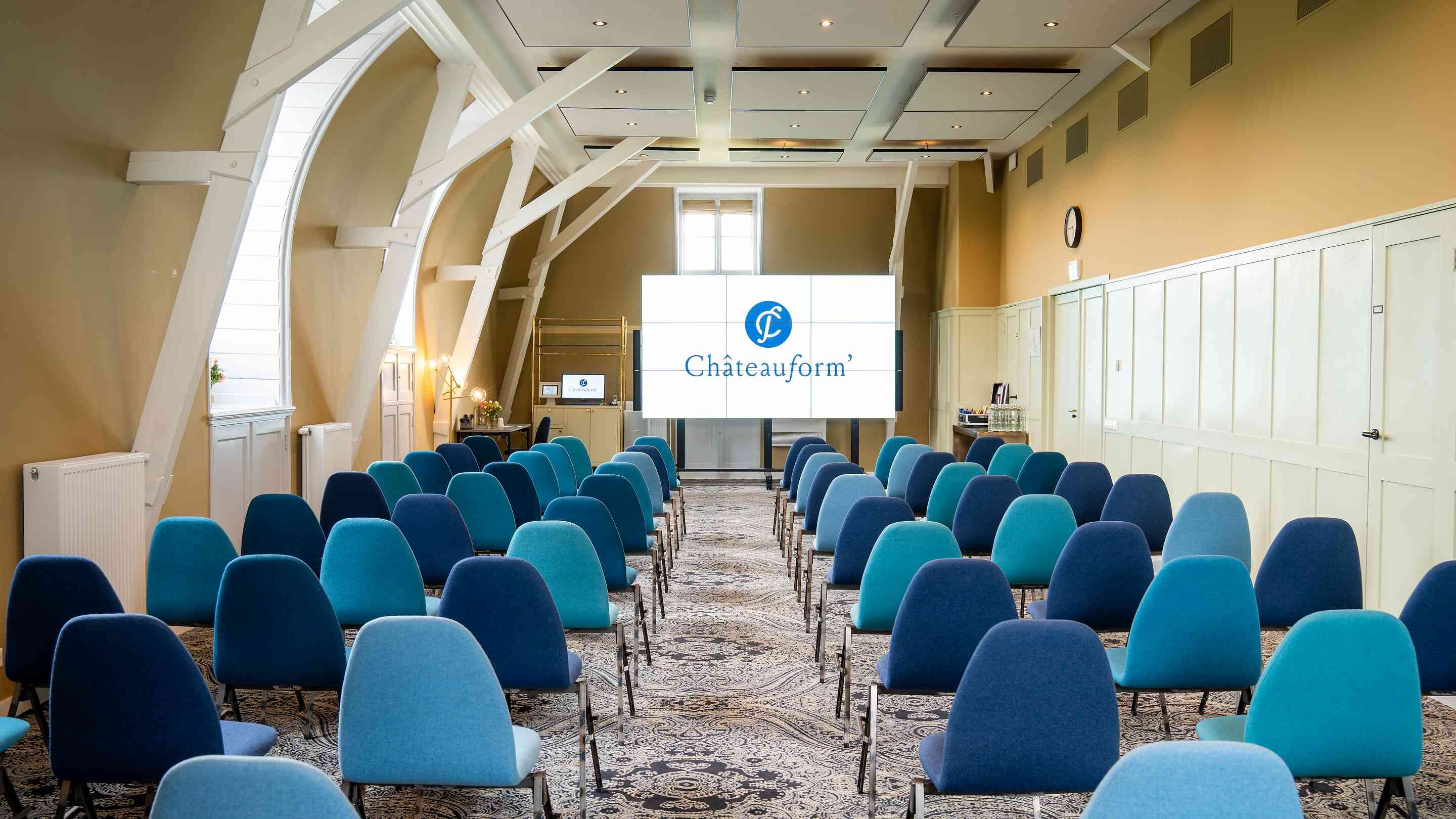 https://assets.chateauform.com/pm_8909_75_75449-lxiffi7aps-16_9_xlarge.jpg_0