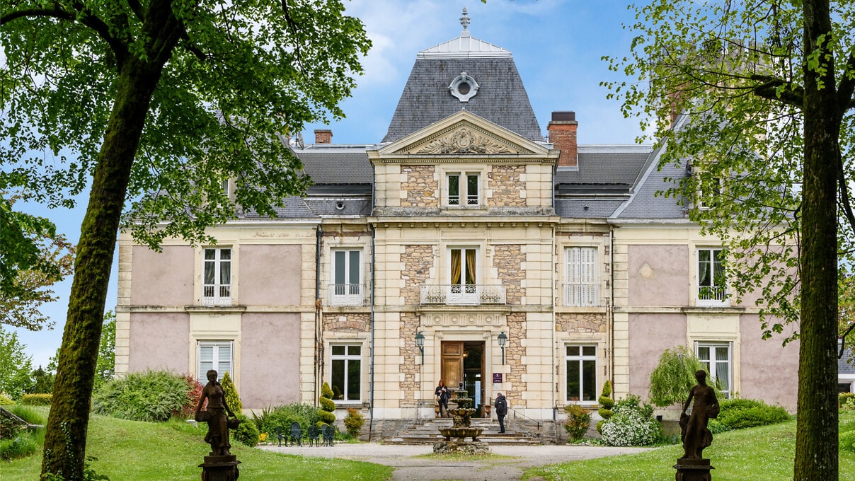 Château de Faverges-de-la-Tour