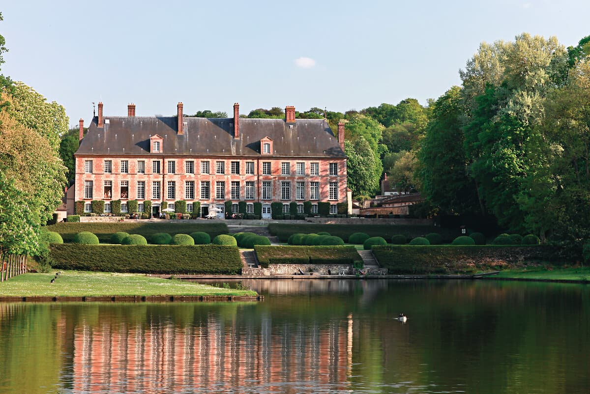 https://assets.chateauform.com/pm_8909_16_16309-e5l2ucg8u2-whr.jpg