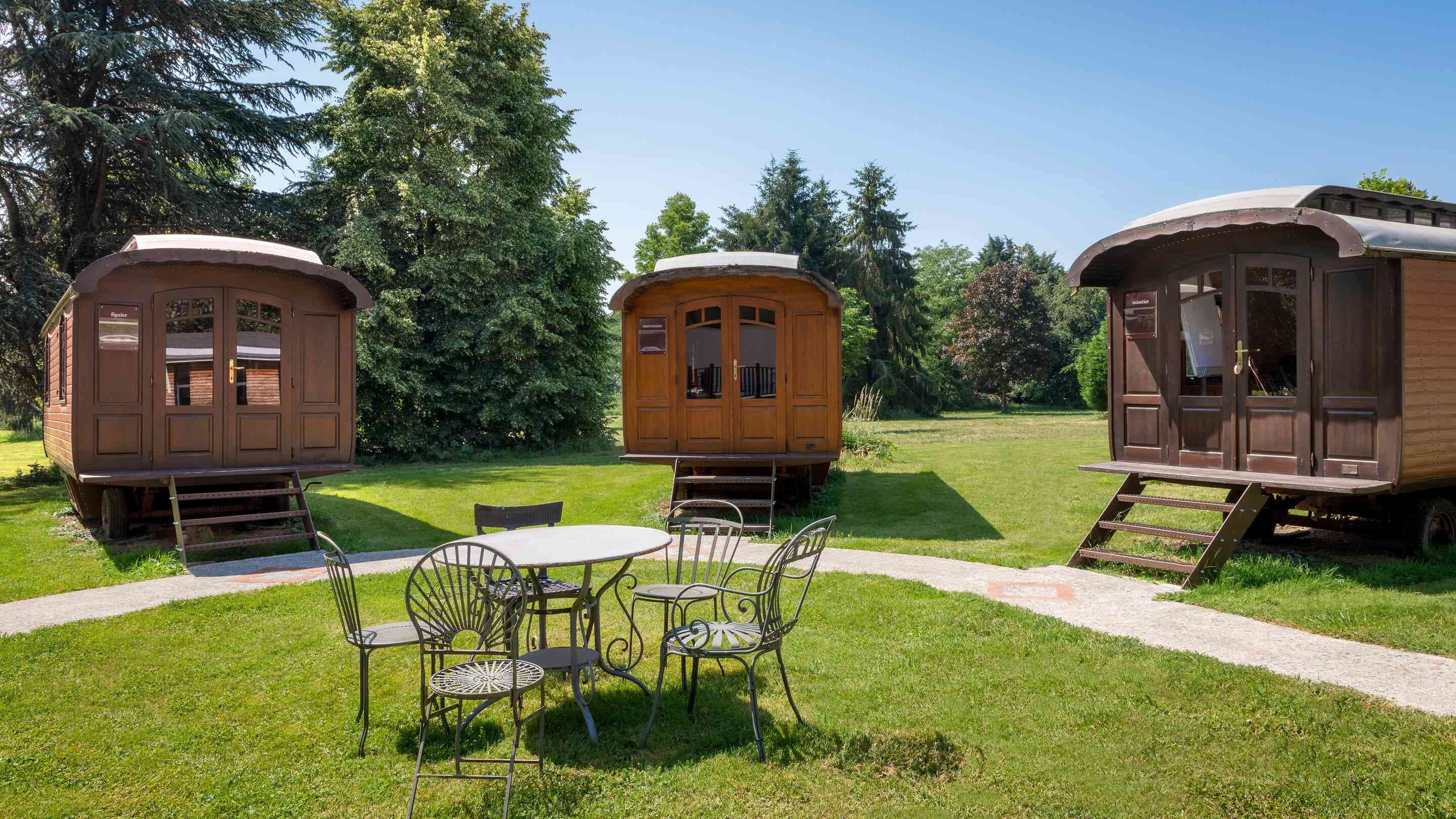 https://assets.chateauform.com/pm_8909_39_39160-nd3061xe7k-16_9_xlarge.jpg