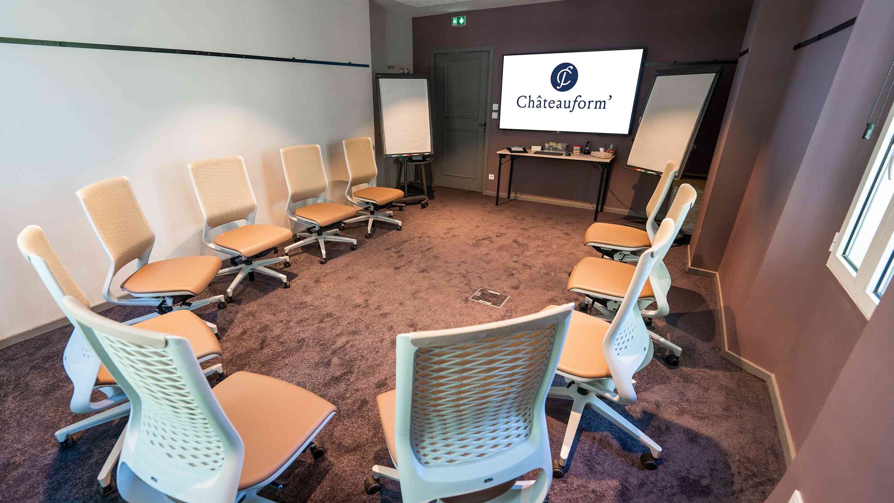 https://assets.chateauform.com/pm_8909_69_69111-4rq9ryb3ti-16_9_xlarge.jpg_1
