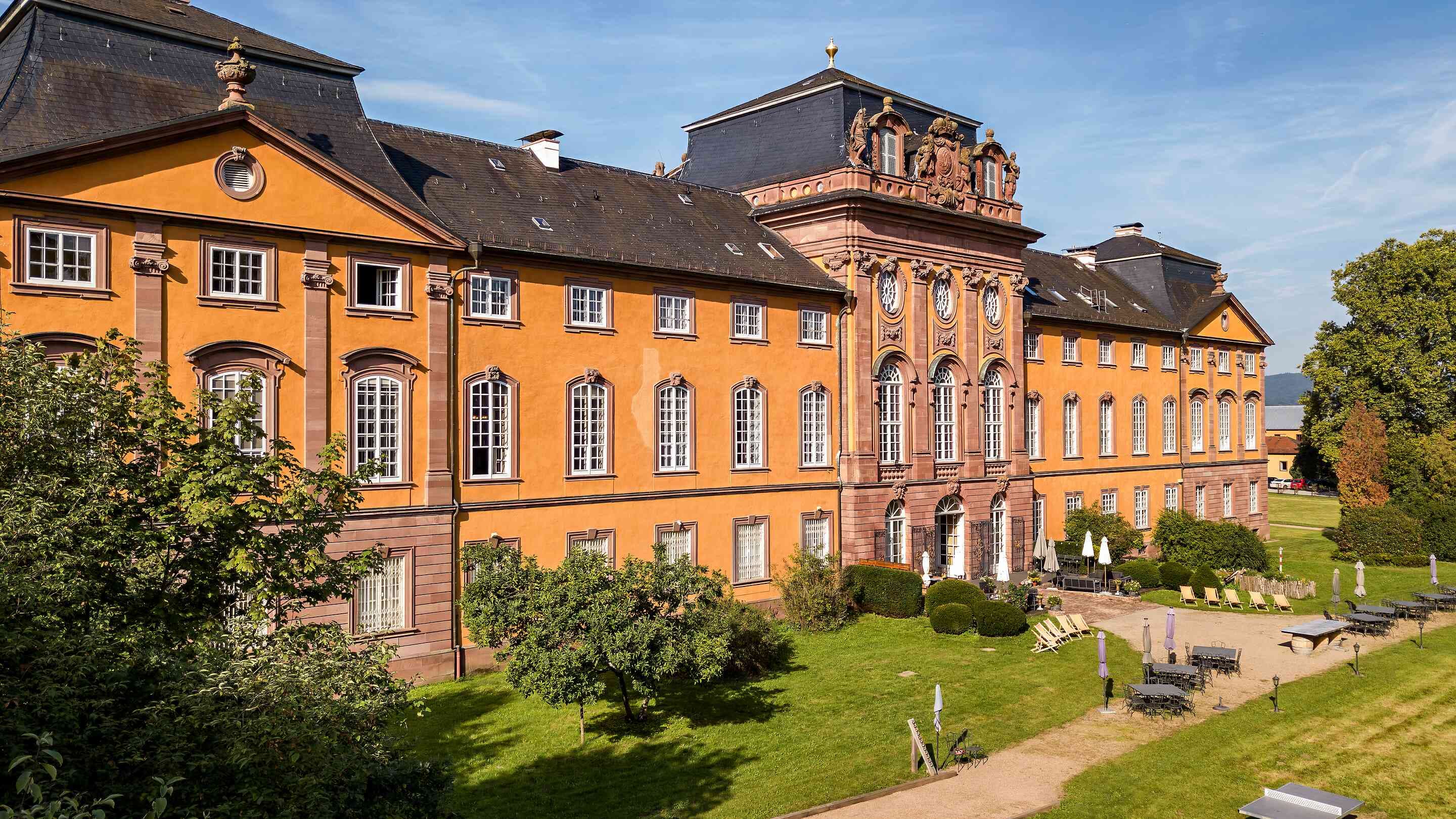 https://assets.chateauform.com/pm_8909_71_71607-0lm8kauexr-16_9_xlarge.jpg